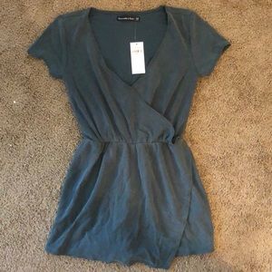 ✨ NWT A&F Romper ✨